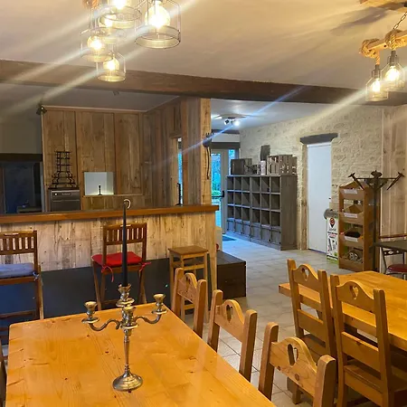 אתר קמפינג Locations Au Les Pialades